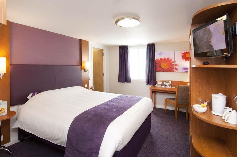 Premier Inn Portsmouth North Harbour Exteriör bild